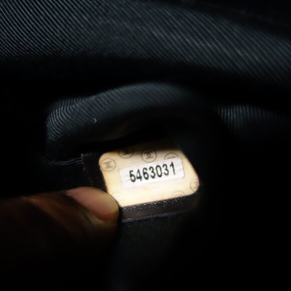 Vtg Chanel Satin Matelasse Clutch Handbag Made In France, Size 9.5 in x 11.75 in - Picture 8 of 16